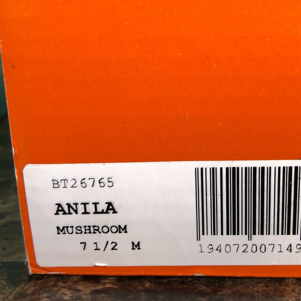 NEW Baretraps Anila Booties - Picture 14 of 15